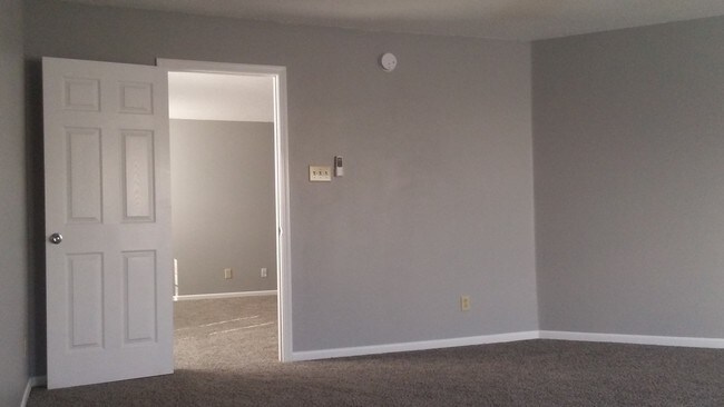 Foto del edificio - 2205 Shadowbrook Dr