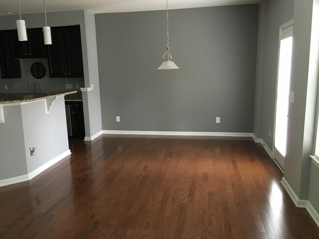 Building Photo - 113 Grande Sky Ct