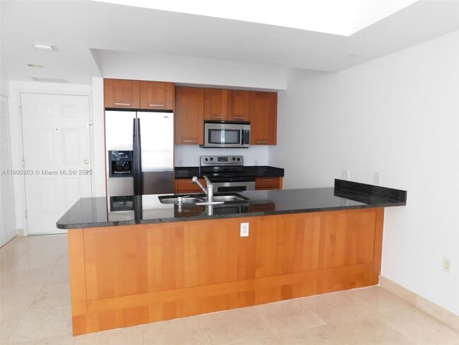 Foto del edificio - 4100 Salzedo St