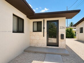 Building Photo - 226 Hispanola Rd