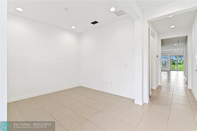 Building Photo - 11356 SW Lyra Dr.