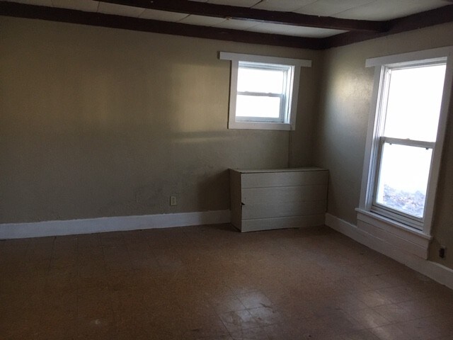 Building Photo - 1018 N Kimball St
