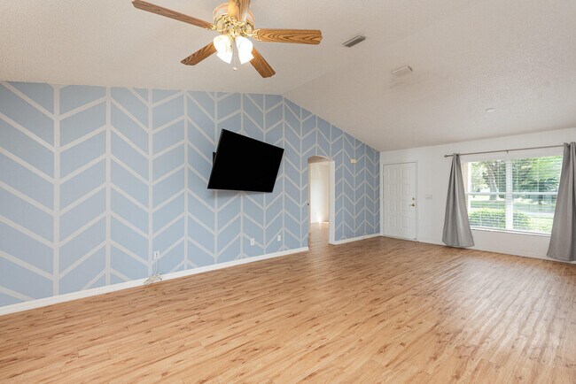 Foto del edificio - 7410 Joshua Pl