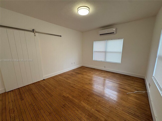 Foto del edificio - 3237 SW 4th St