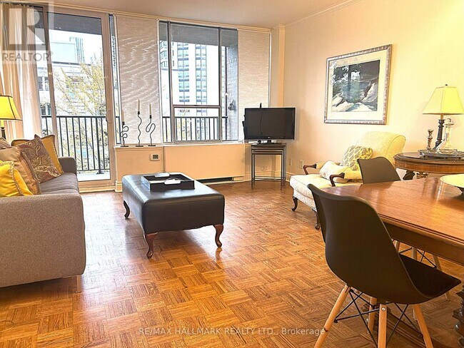 Photo du bâtiment - 60-560 Montclair Ave