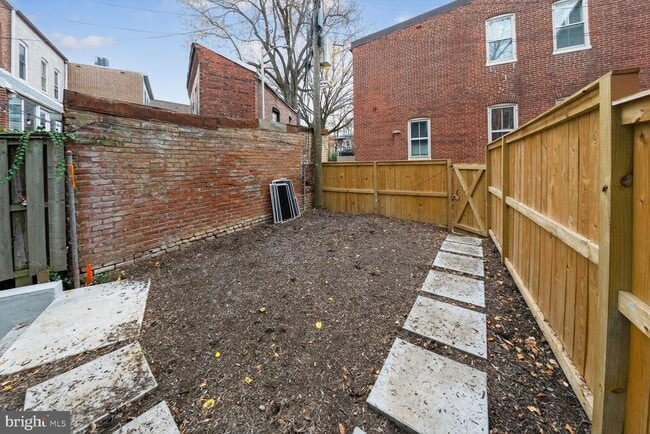 Foto del edificio - 709 Massachusetts Ave NE