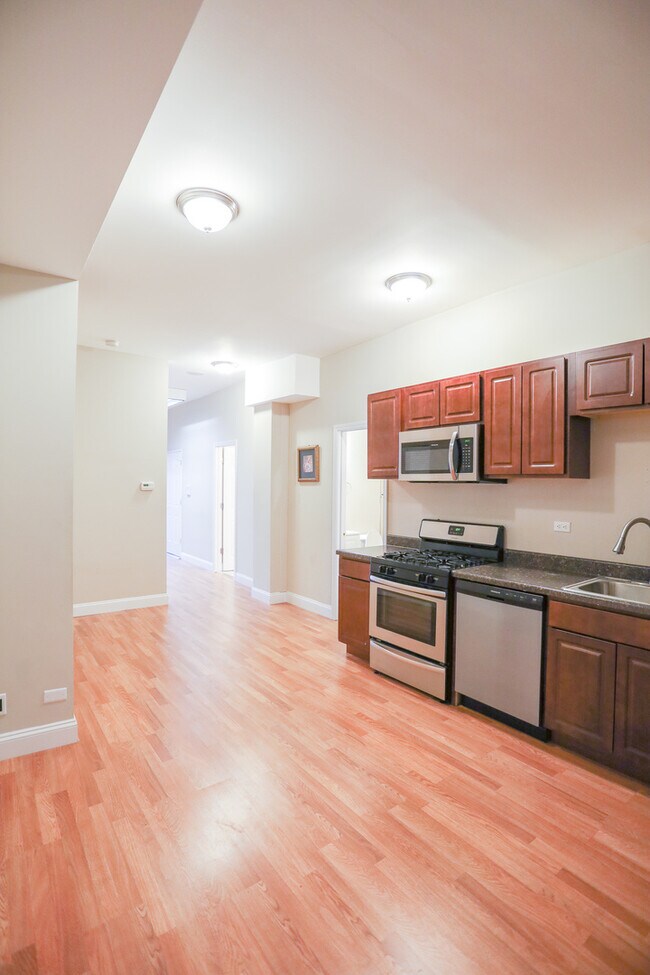 Foto del edificio - 1582 N Clybourn Ave