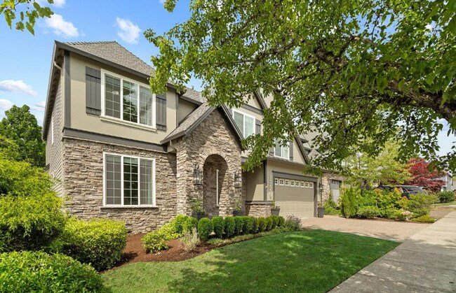 Building Photo - Elegant 4-Bedroom Home with Exceptional Cr...