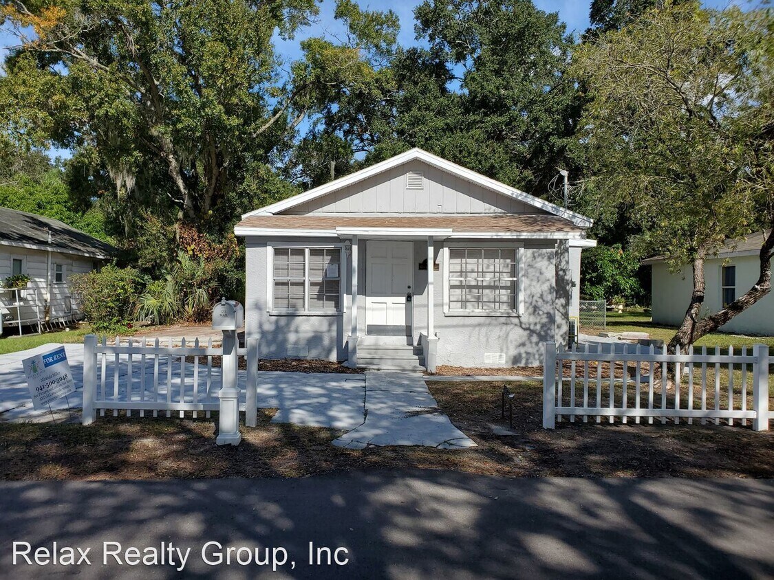 Primary Photo - 411 12th Ave E