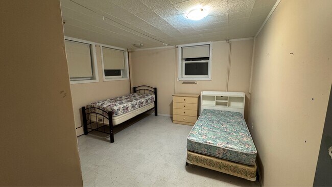 Building Photo - 3741 Rue Principale