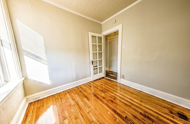 Foto del edificio - 3931 Parker Ave