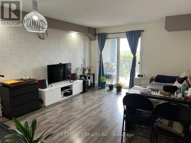 Photo du bâtiment - 684 Warden Ave.