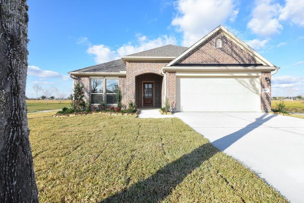 Foto principal - 12780 Powers Rd