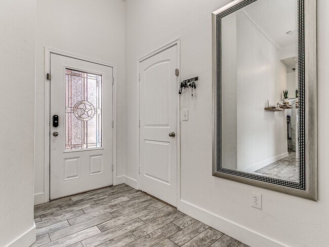 Building Photo - Beautiful Home in North Rose Lake + 5 Bedrooms + Deer Creek Schools + Storm Shelter