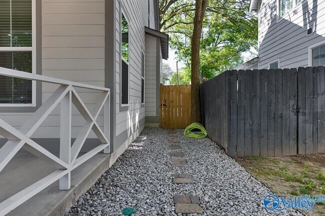 Foto del edificio - 2815 8th Ave SW