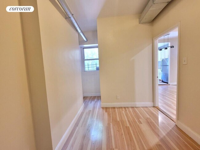 Foto del edificio - 656 MacDonough St