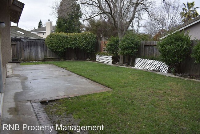 Building Photo - 3 br, 2 bath House - 1326 Longfellow Circle