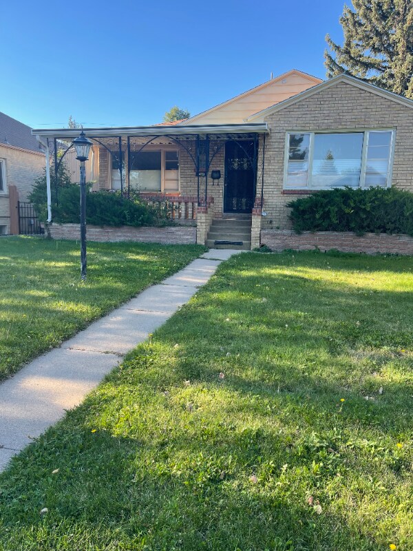 Foto principal - 419 W 5th St