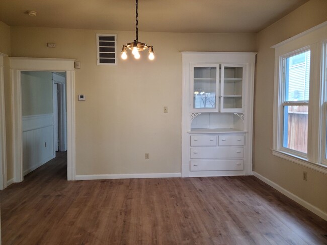 Foto del edificio - Downtown Sacramento 3 Bed, 1 Bath, 1275 sf...