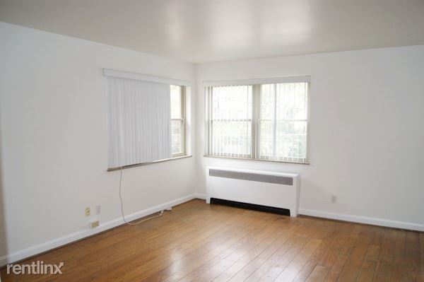 Building Photo - 4022 Paxton Ave