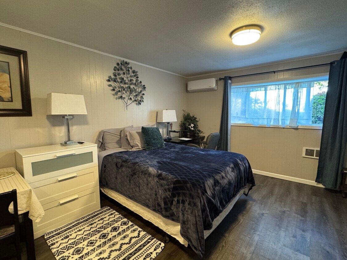 Foto principal - 3354 NW Crest Dr