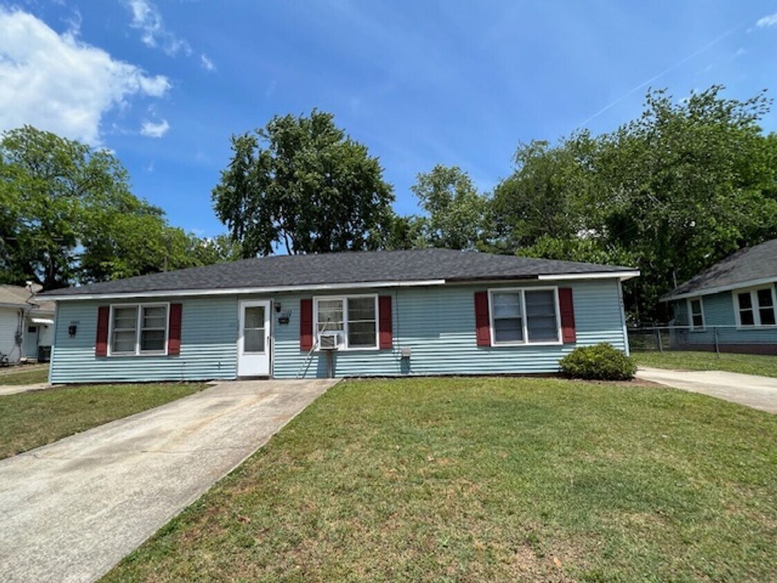 Primary Photo - Tri-Plex - in Downtown Greer - 1 BD, 1 ful...