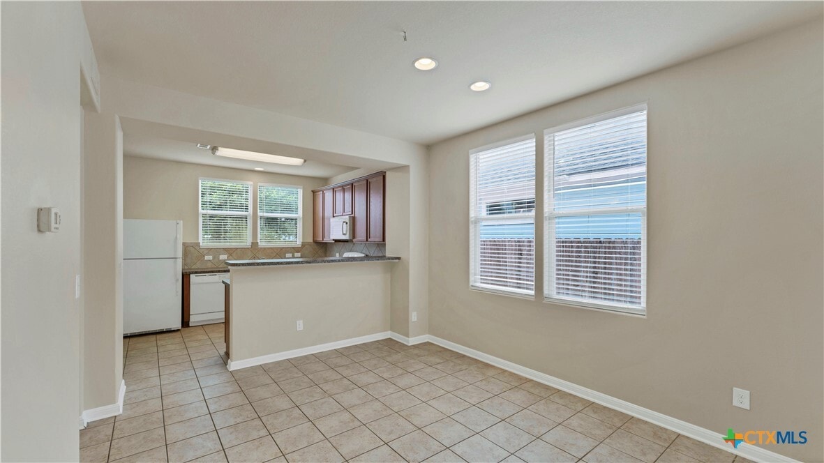 Building Photo - 334 Newberry Tr
