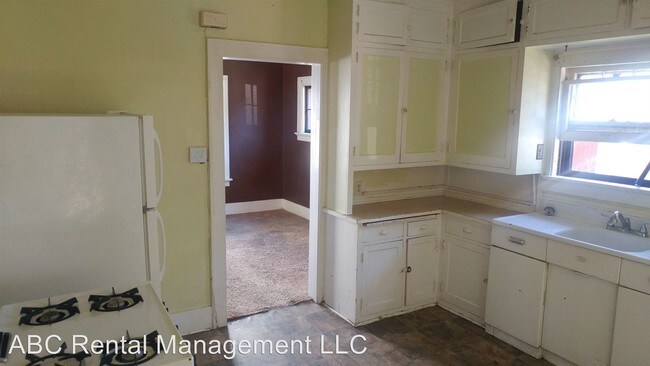 Building Photo - 1329 Grand Ave