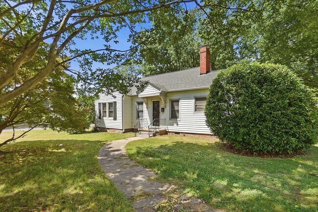 Foto del edificio - Fully Remodeled Home in the Heart of Belmont