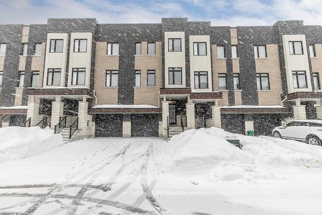 Building Photo - Beautifully Designed 3-Storey Townhouse