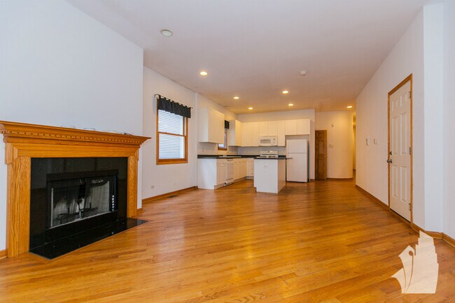 Foto del edificio - 2723 N Wayne Ave
