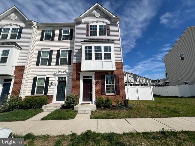Foto del edificio - 526 River Crest Way