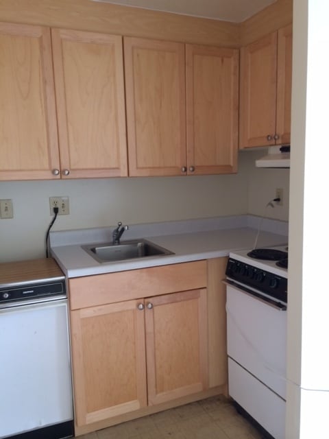 Building Photo - Available 06/01/26! Five Regents Studio with 1 Pkg $1,600.00 MONTH
