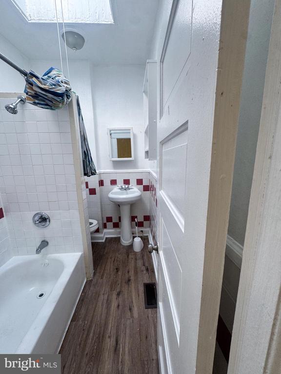 Foto del edificio - 422 Edgewood St