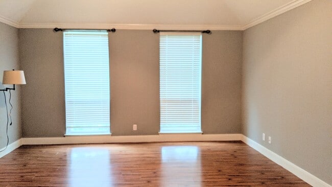 Building Photo - 1918 Shadow Forest Dr