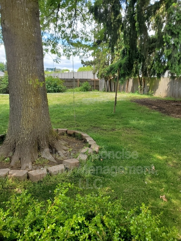 Primary Photo - 3131 Kentwood Dr