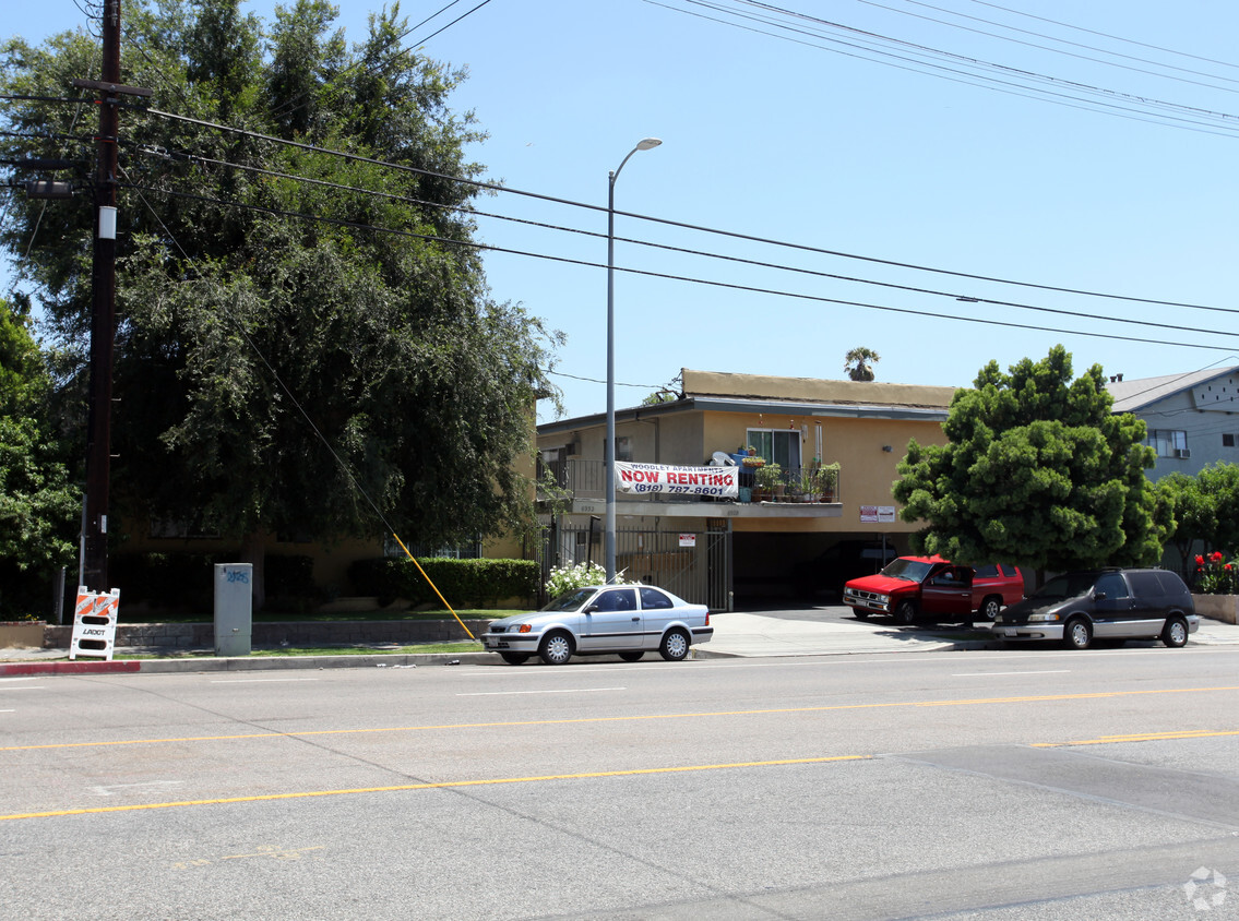 Building Photo - 6928-6932 Woodley Ave