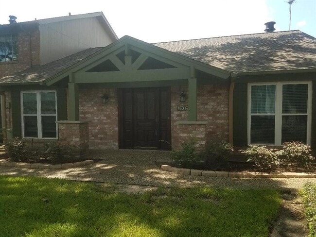Building Photo - 2922 Gessner Rd
