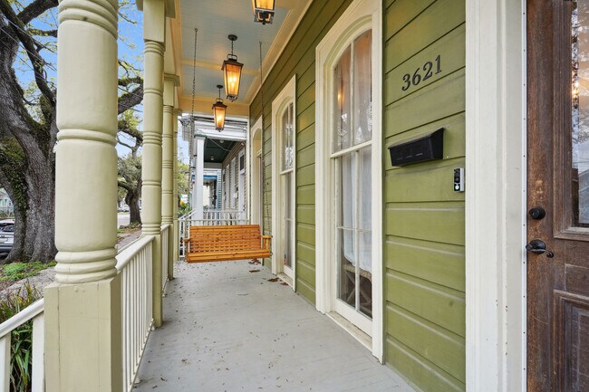 Covered Front Porch - 3621 Banks St