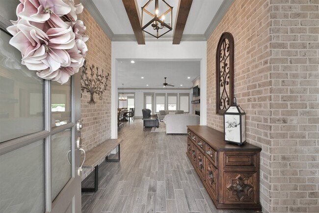 Building Photo - 2072 Laurie Darlin Dr