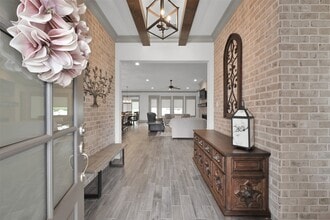 Building Photo - 2072 Laurie Darlin Dr