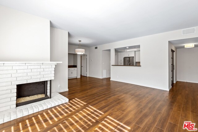 Building Photo - 8180 Manitoba St