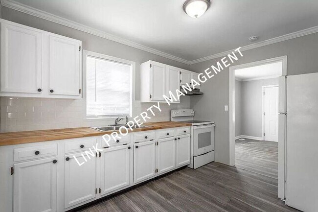 Foto del edificio - 2310 N Chamberlain Ave