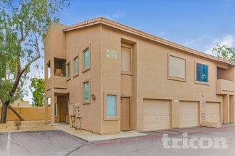 Building Photo - 1406 W Emerald Ave