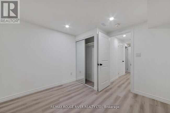 Photo du bâtiment - 222 Hibbert Ave