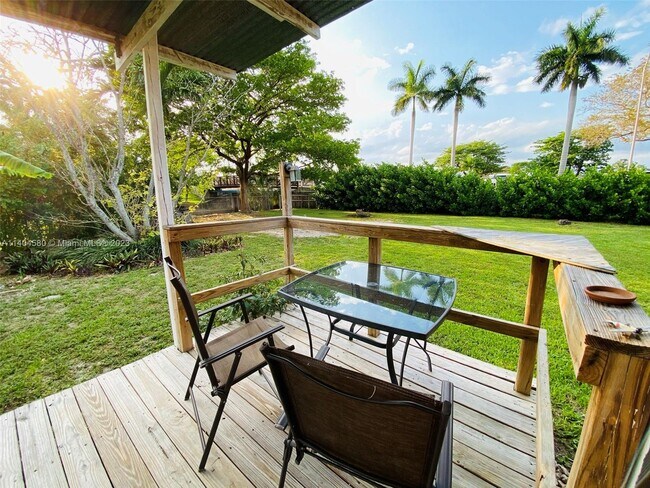 Foto del edificio - 5817 NW 20th Ct