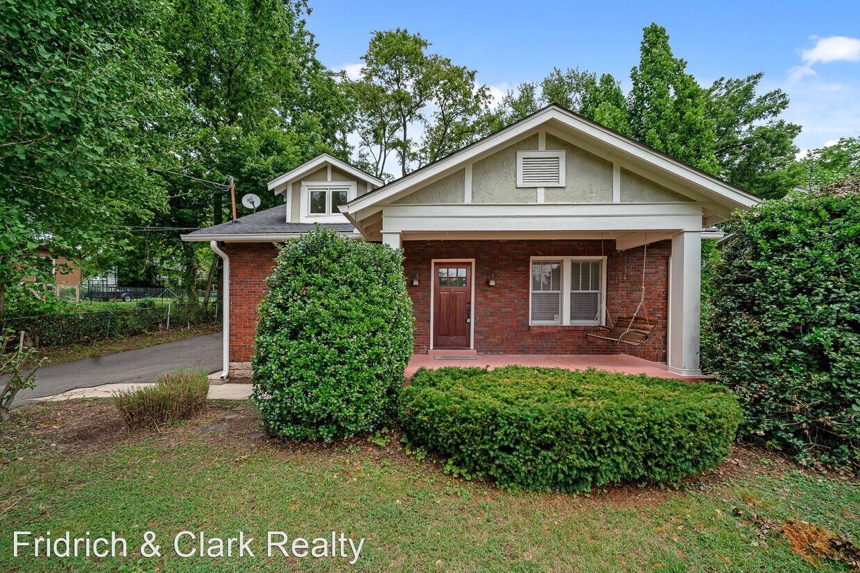 Foto principal - 3 br, 2 bath House - 1710 Gale Lane