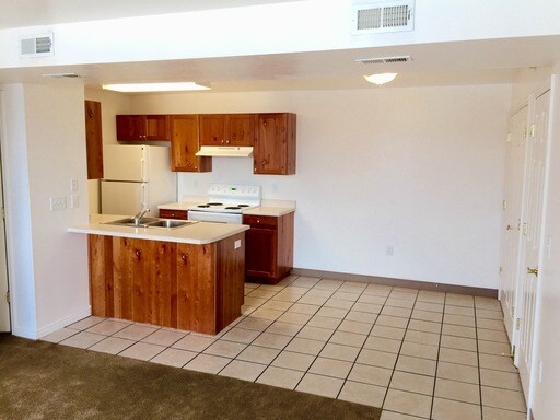 Building Photo - 1693 N 400 W