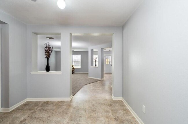 Foto del edificio - 16226 Cole Bridge Ln