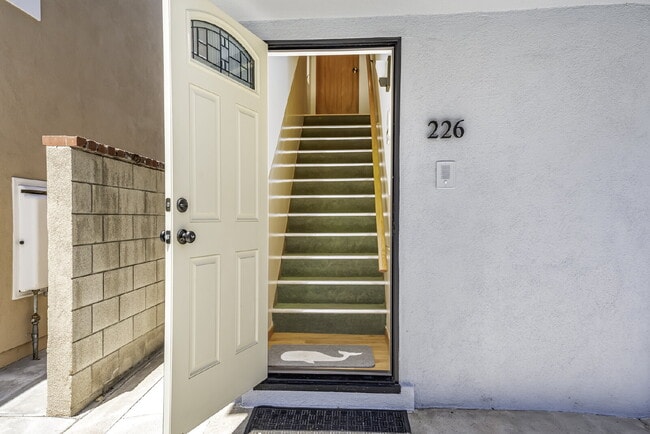 Building Photo - "Charming Furnished Retreat: Classic Cozy ...